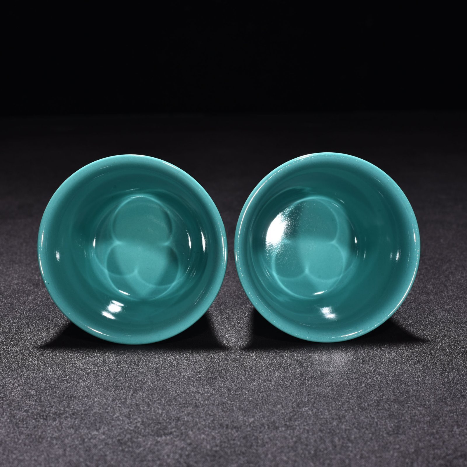 Qing Dynasty Yongzheng turquoise green glaze cu