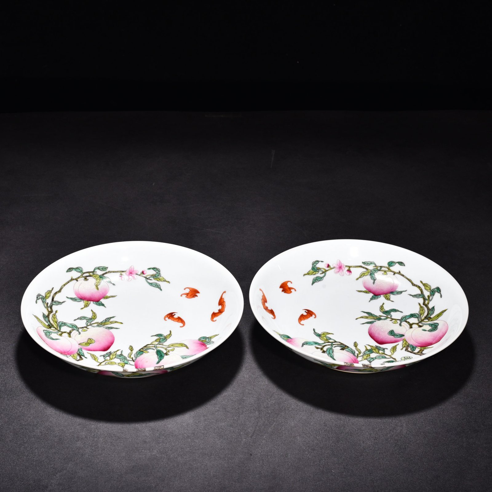 Qing Dynasty Yongzheng enamel peach plate with five blessings and eight peach plates