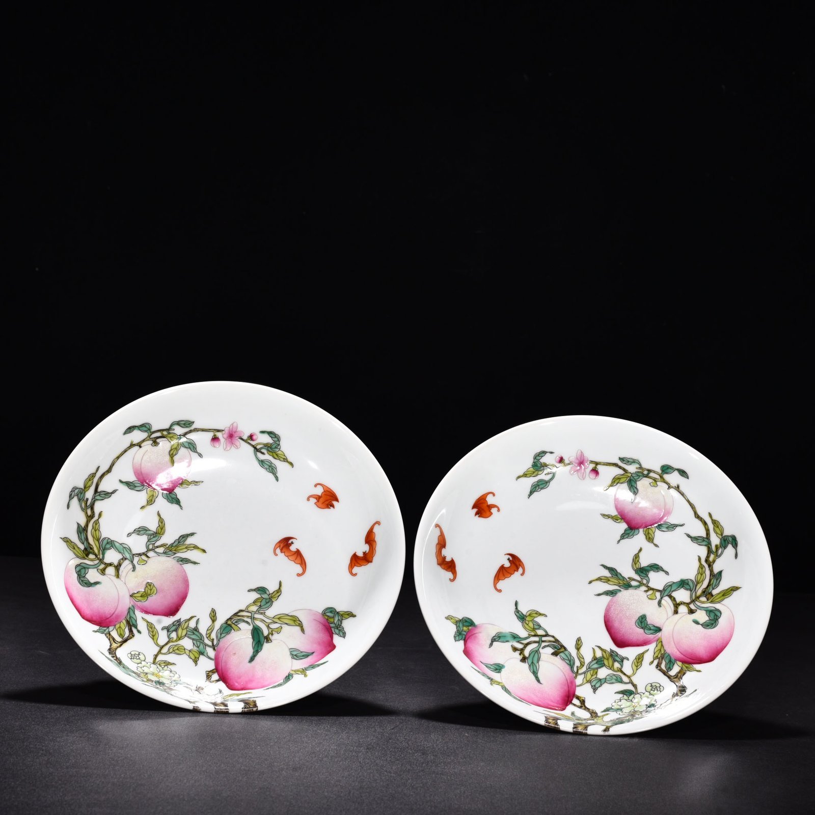 Qing Dynasty Yongzheng enamel peach plate with five blessings and eight peach plates