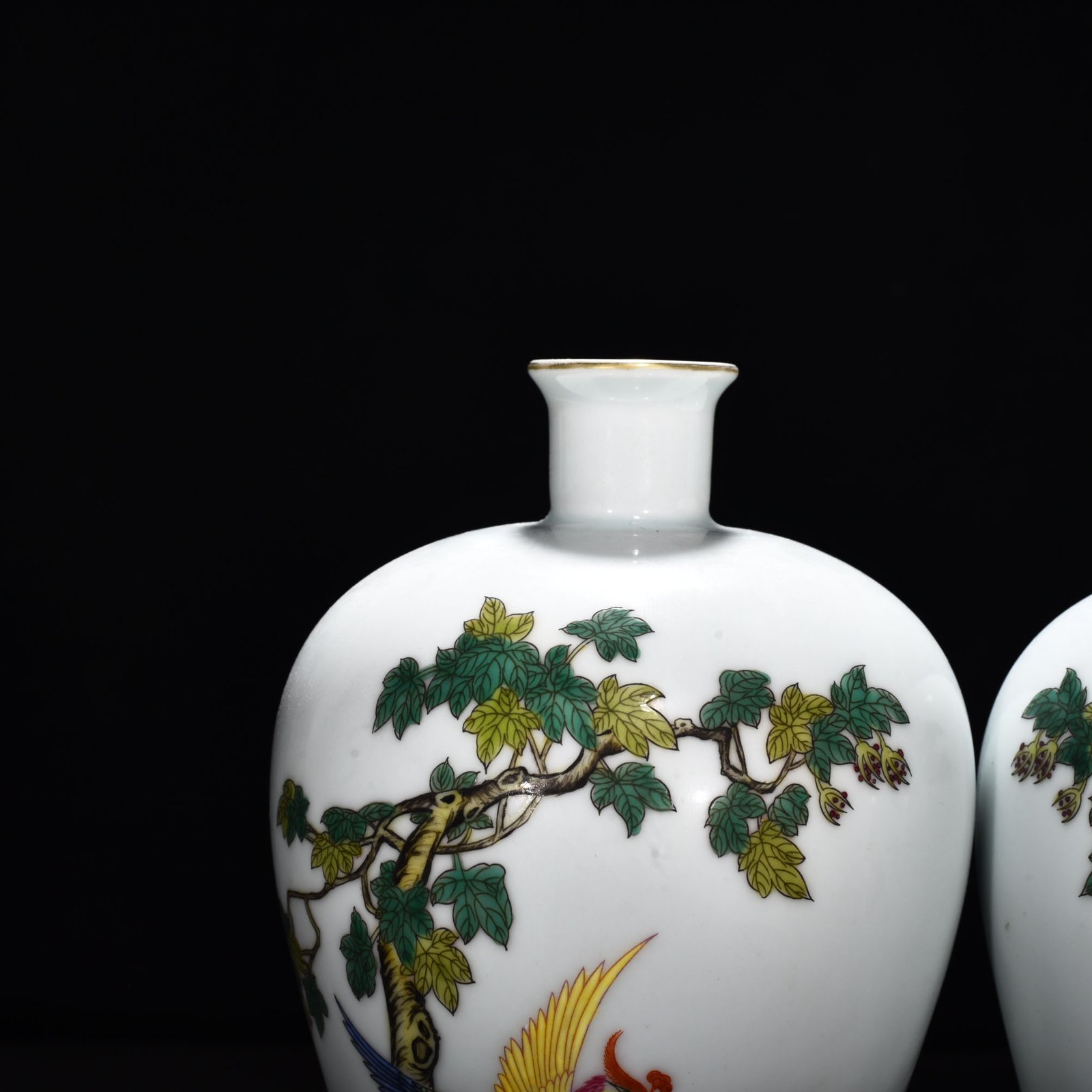 Qing Dynasty Yongzheng enamel phoenix flower plum vase