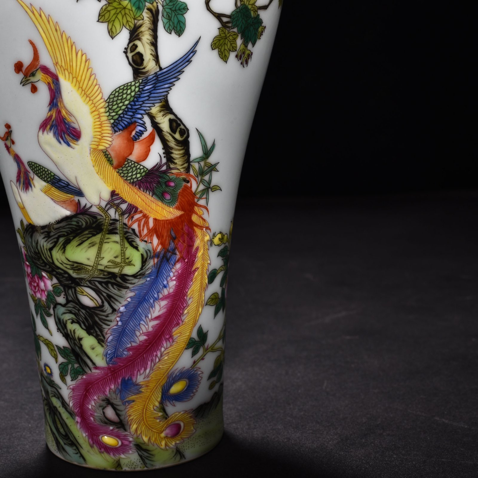 Qing Dynasty Yongzheng enamel phoenix flower plum vase