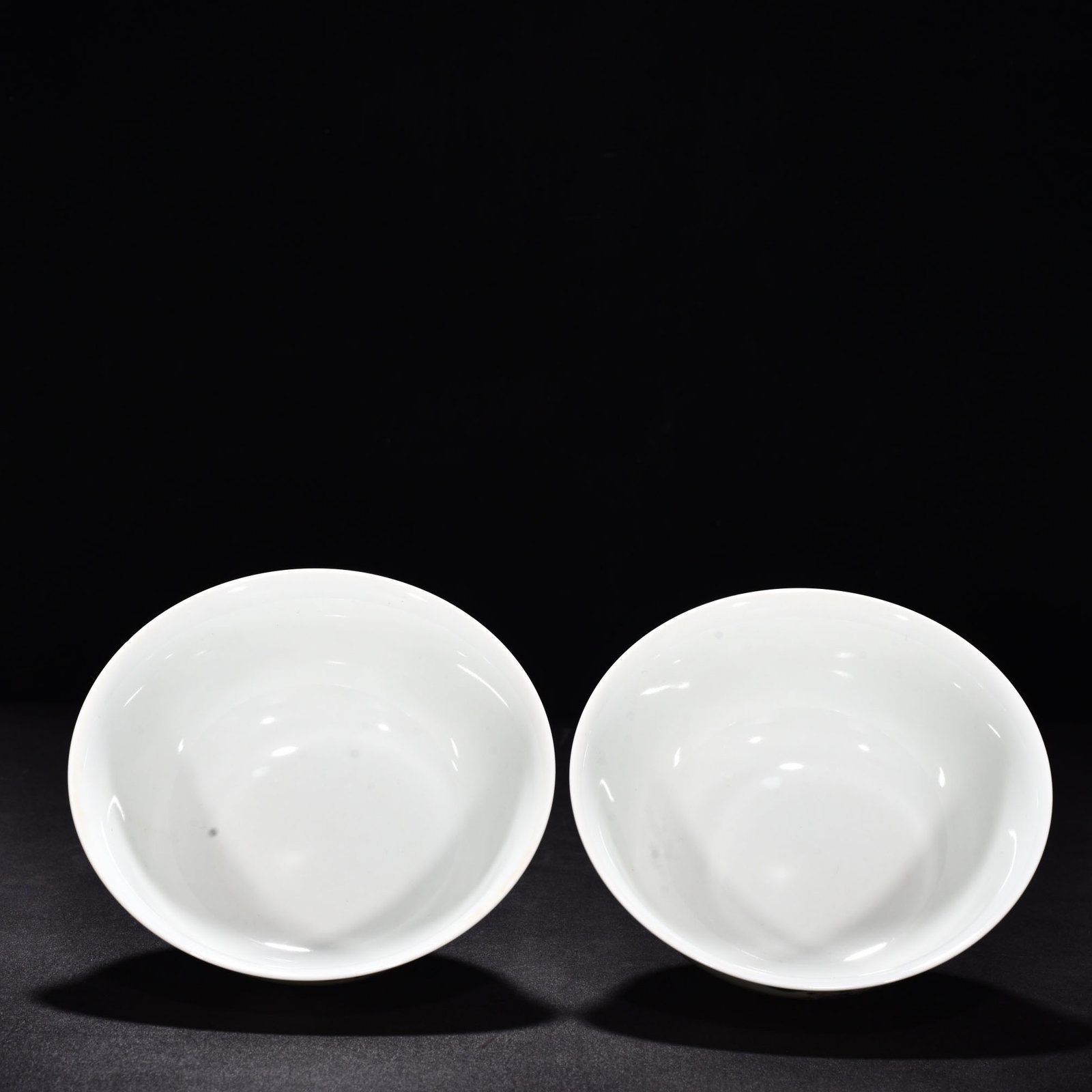 Qing Dynasty Yongzheng enamel palace-style bowl with baby playing
