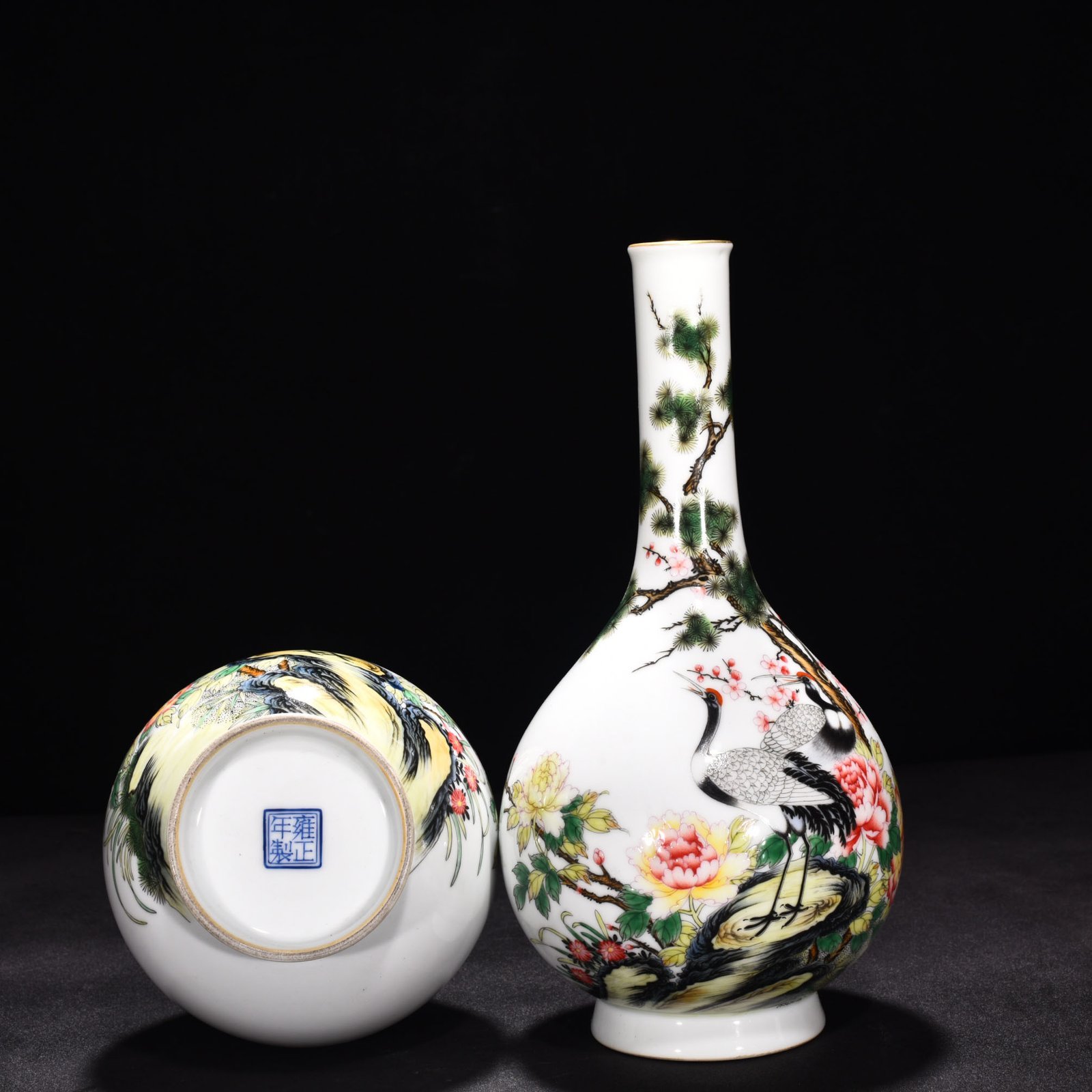 Qing Dynasty Yongzheng enamel color painted gold pine and crane longevity flower and bird vase