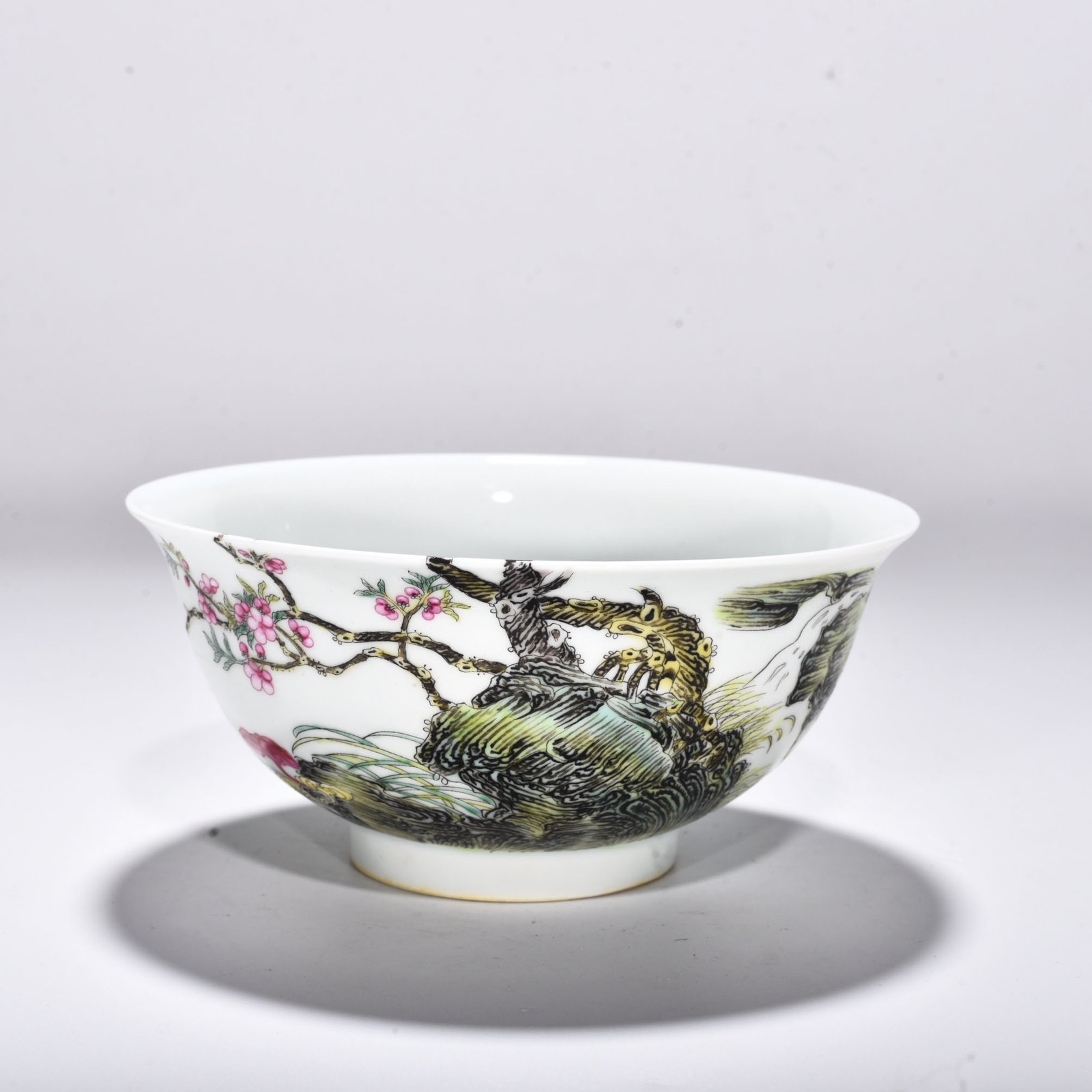 Qing Dynasty Yongzheng enamel Xinglin Chunyan bowl