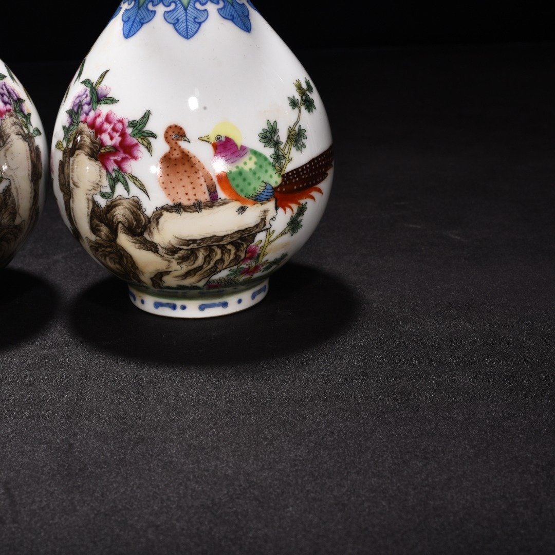 Qing Dynasty Yongzheng enamel jade pot and spring vase with flower and birds