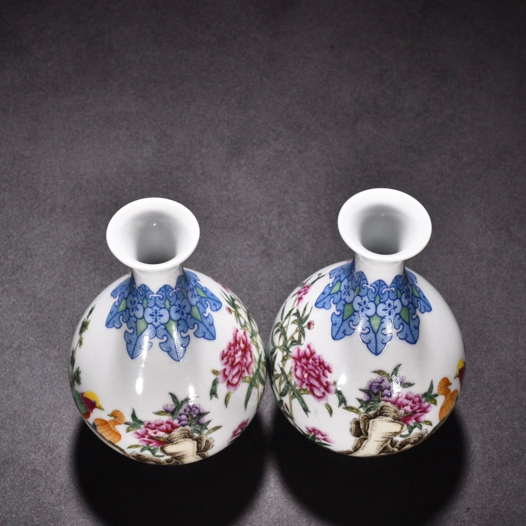 Qing Dynasty Yongzheng enamel jade pot and spring vase with flower and birds