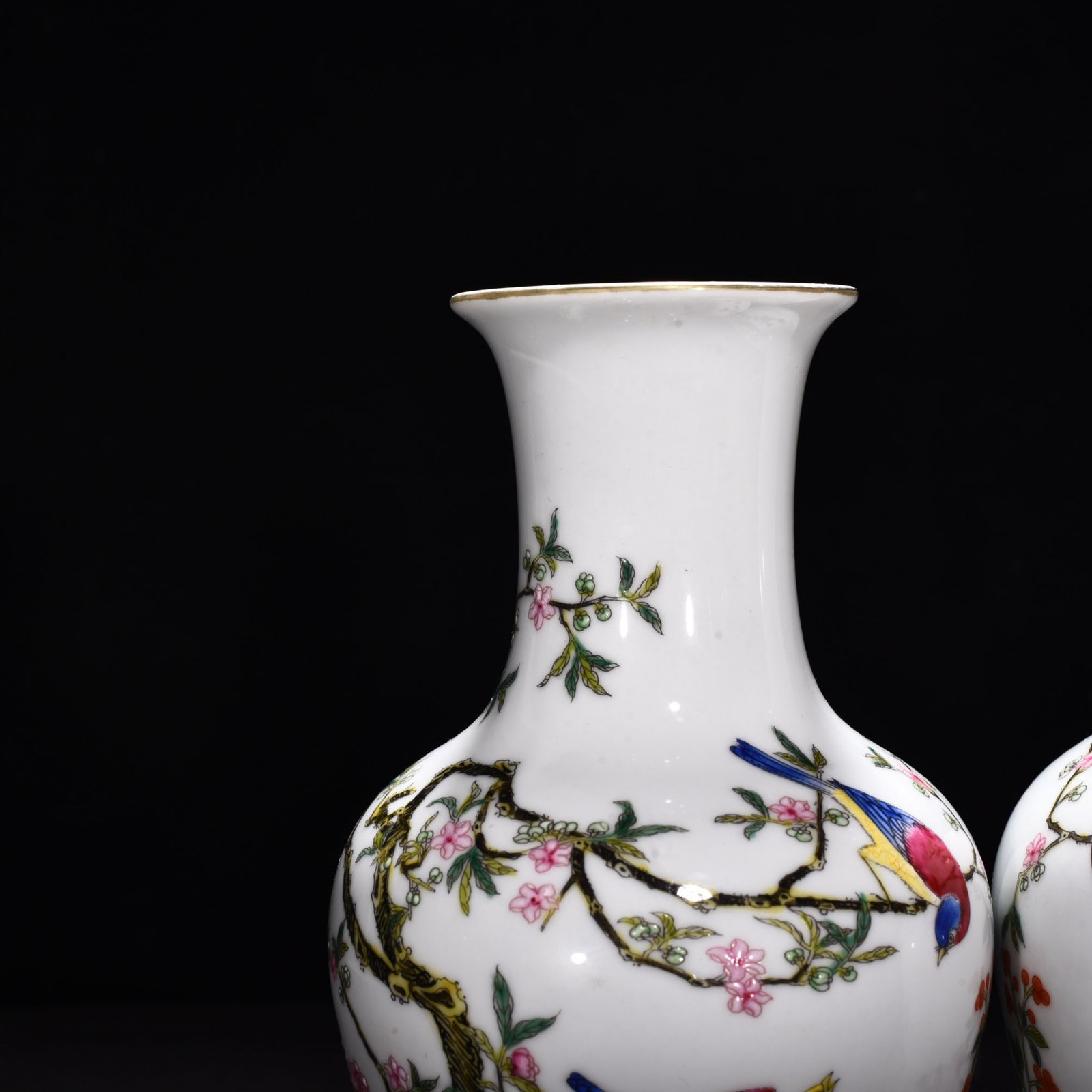 Qing Dynasty Yongzheng enamel vase with flower and birds