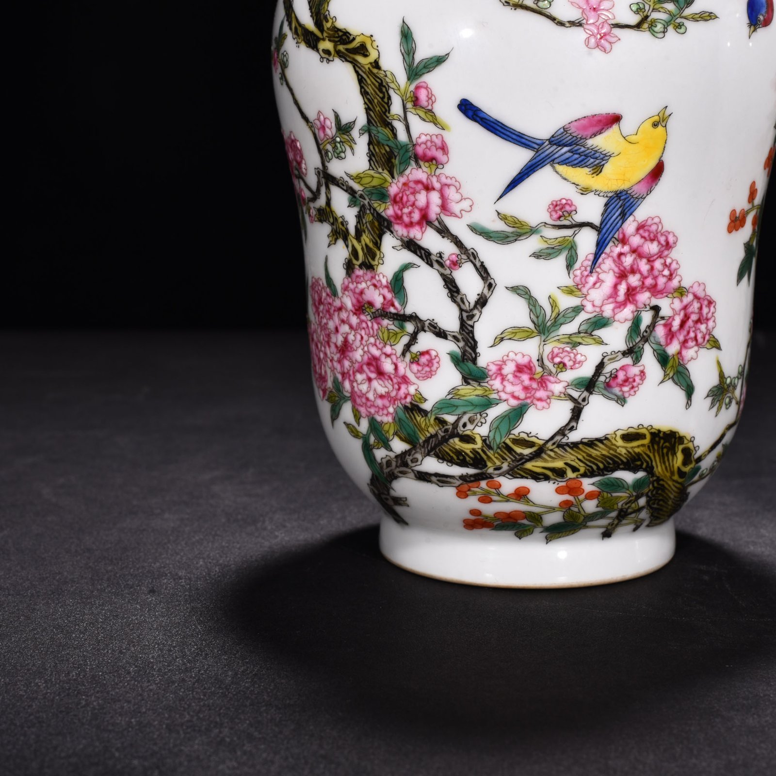 Qing Dynasty Yongzheng enamel vase with flower and birds