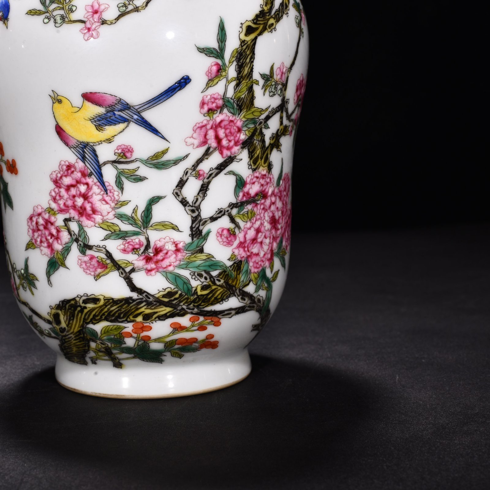 Qing Dynasty Yongzheng enamel vase with flower and birds