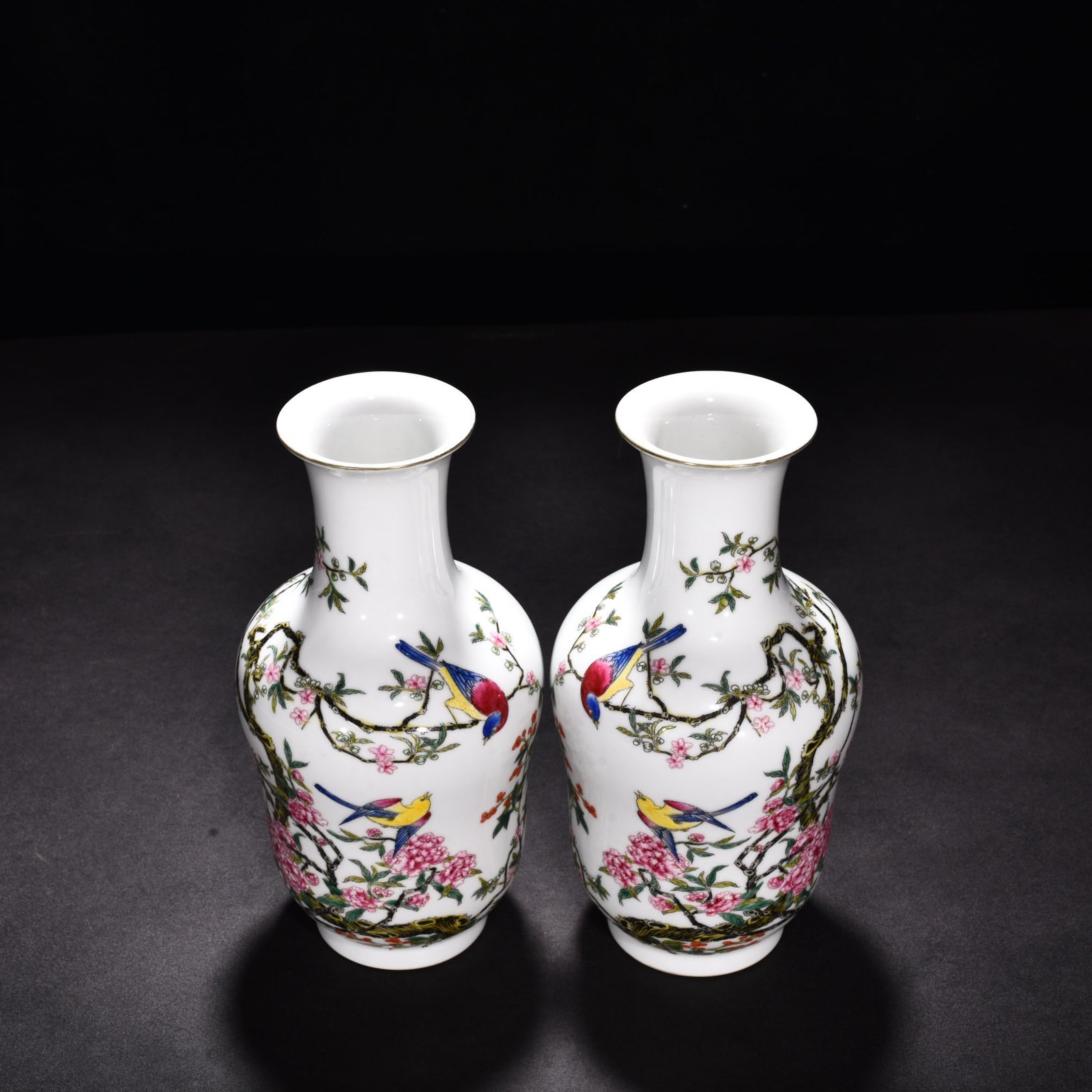 Qing Dynasty Yongzheng enamel vase with flower and birds