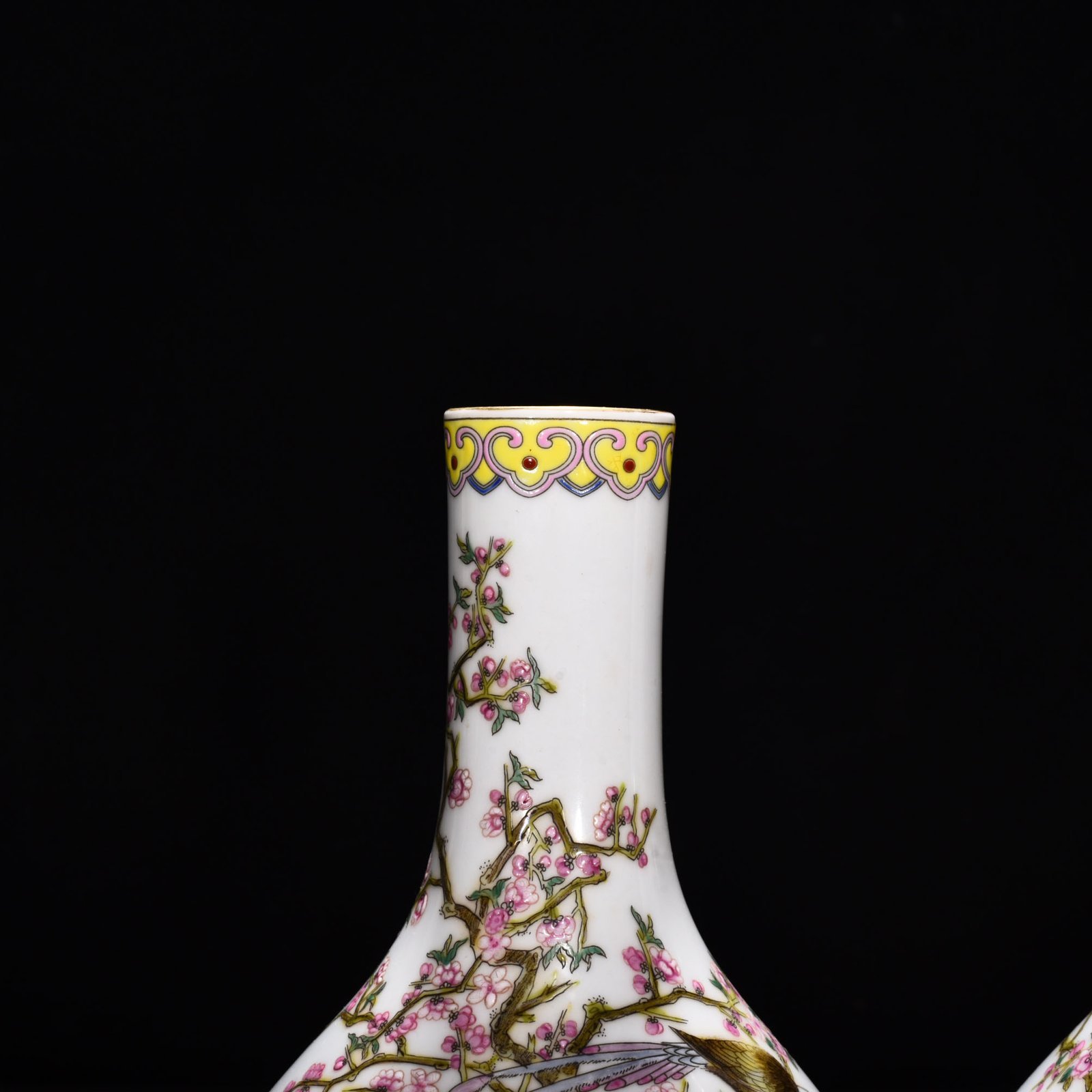 Qing Dynasty Yongzheng enamel vase with flower and birds