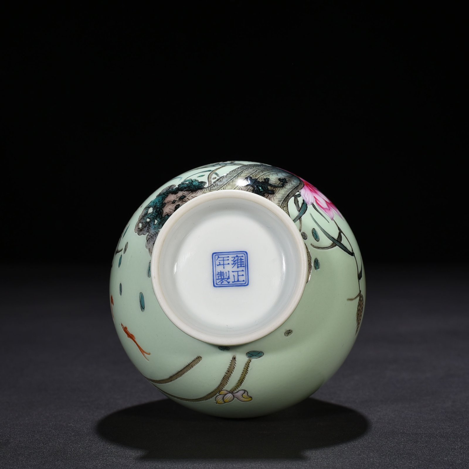 Qing Dynasty Yongzheng enamel lotus pond kingfisher amphorae
