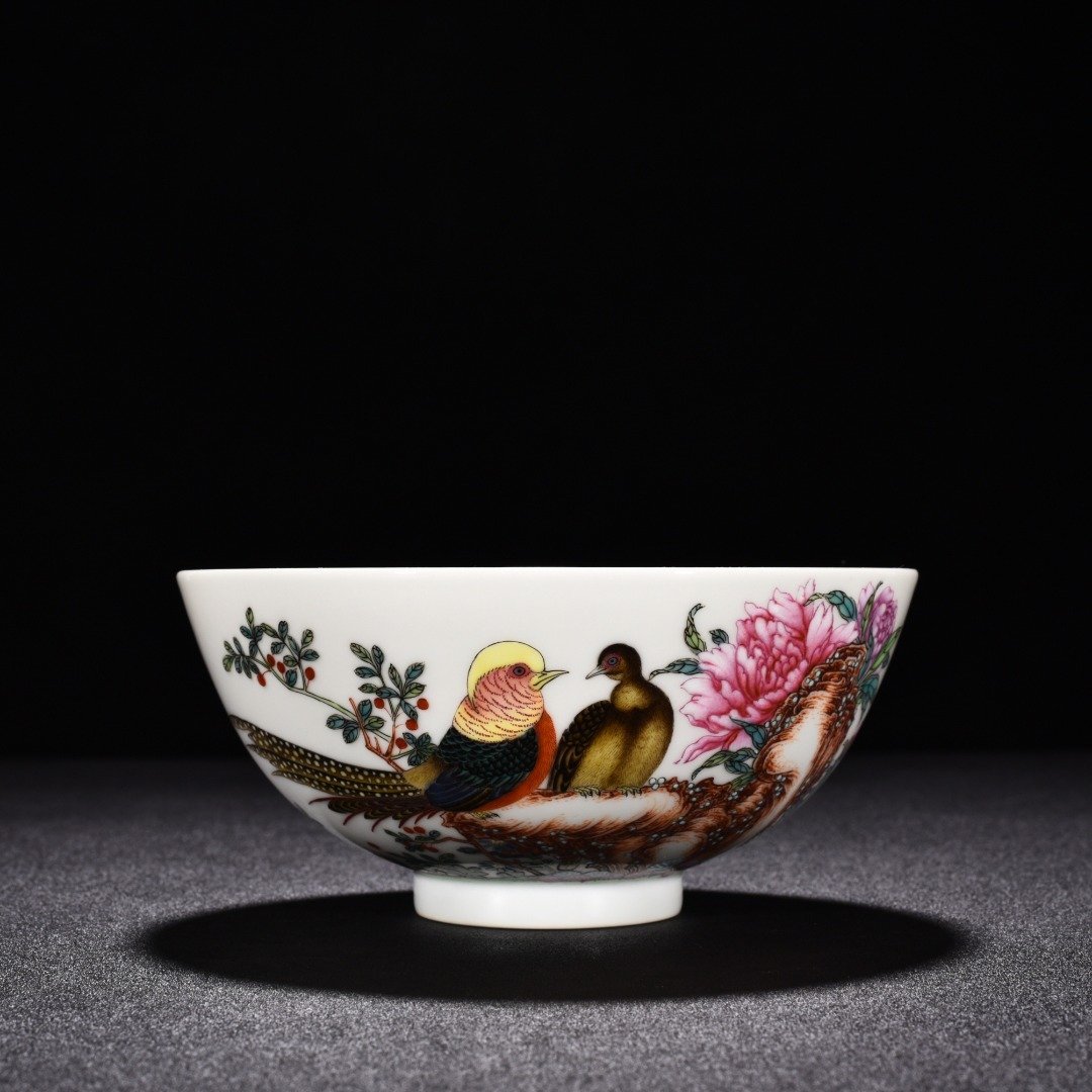 Qing Dynasty Yongzheng enamel bowl with floral and birds