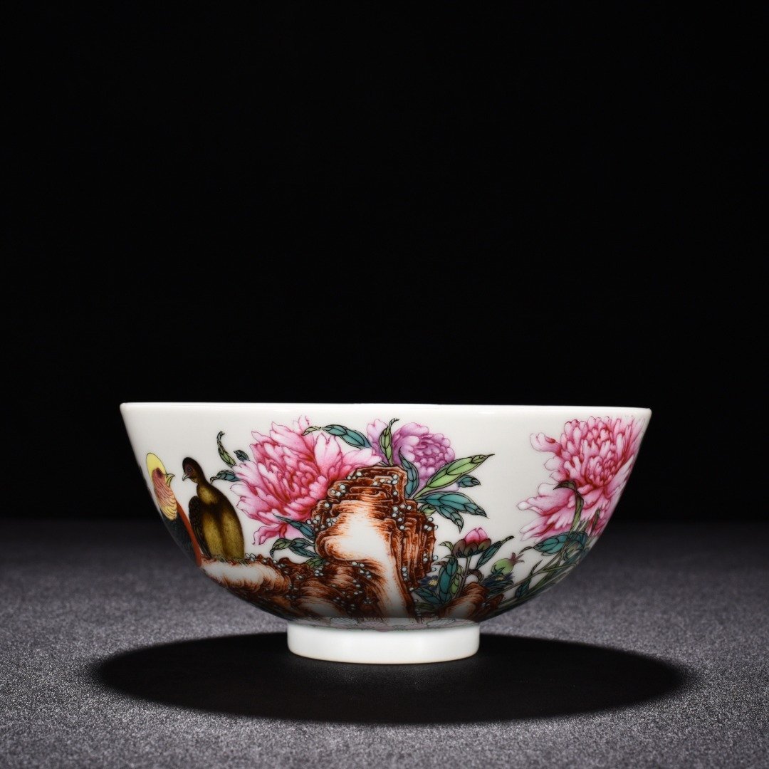 Qing Dynasty Yongzheng enamel bowl with floral and birds