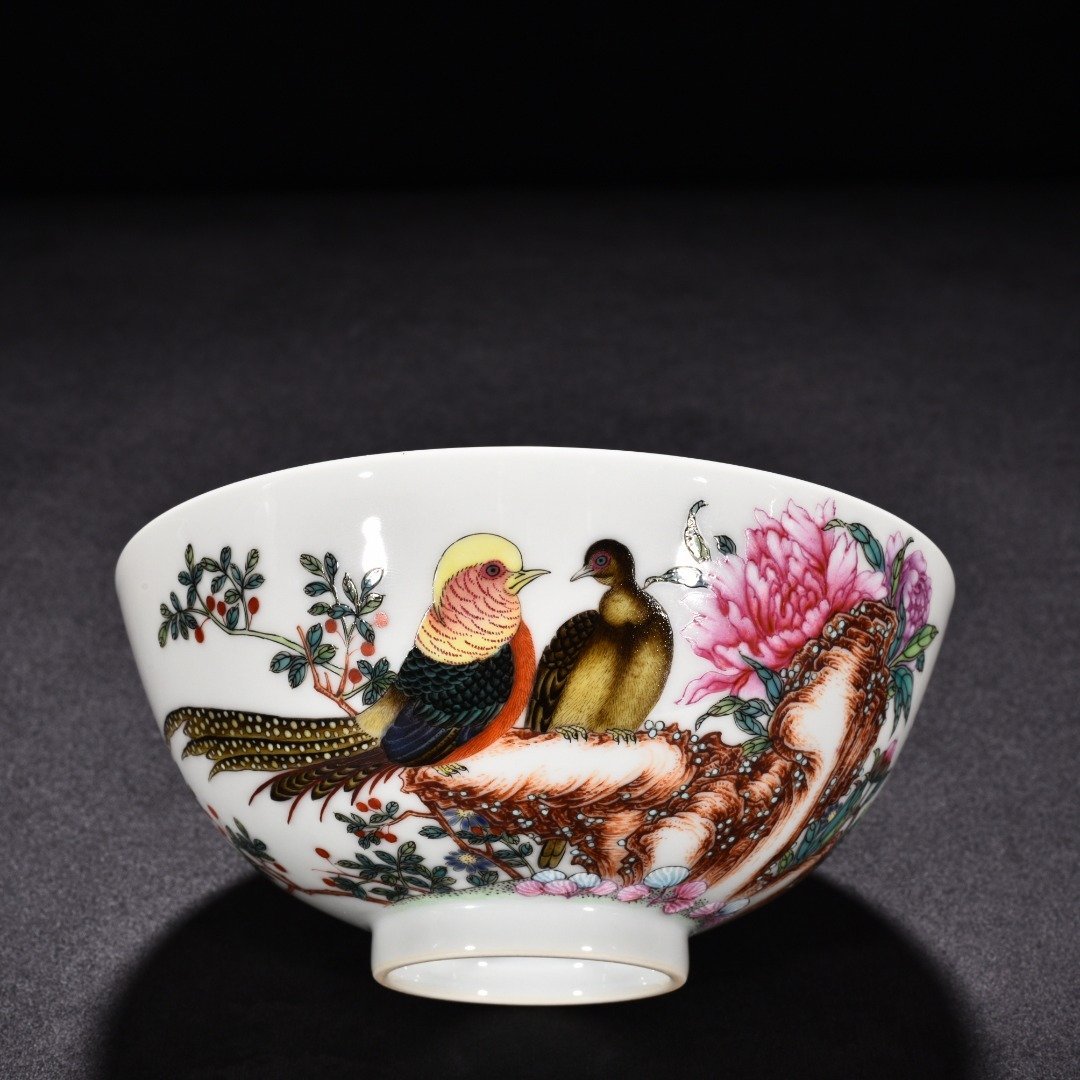 Qing Dynasty Yongzheng enamel bowl with floral and birds