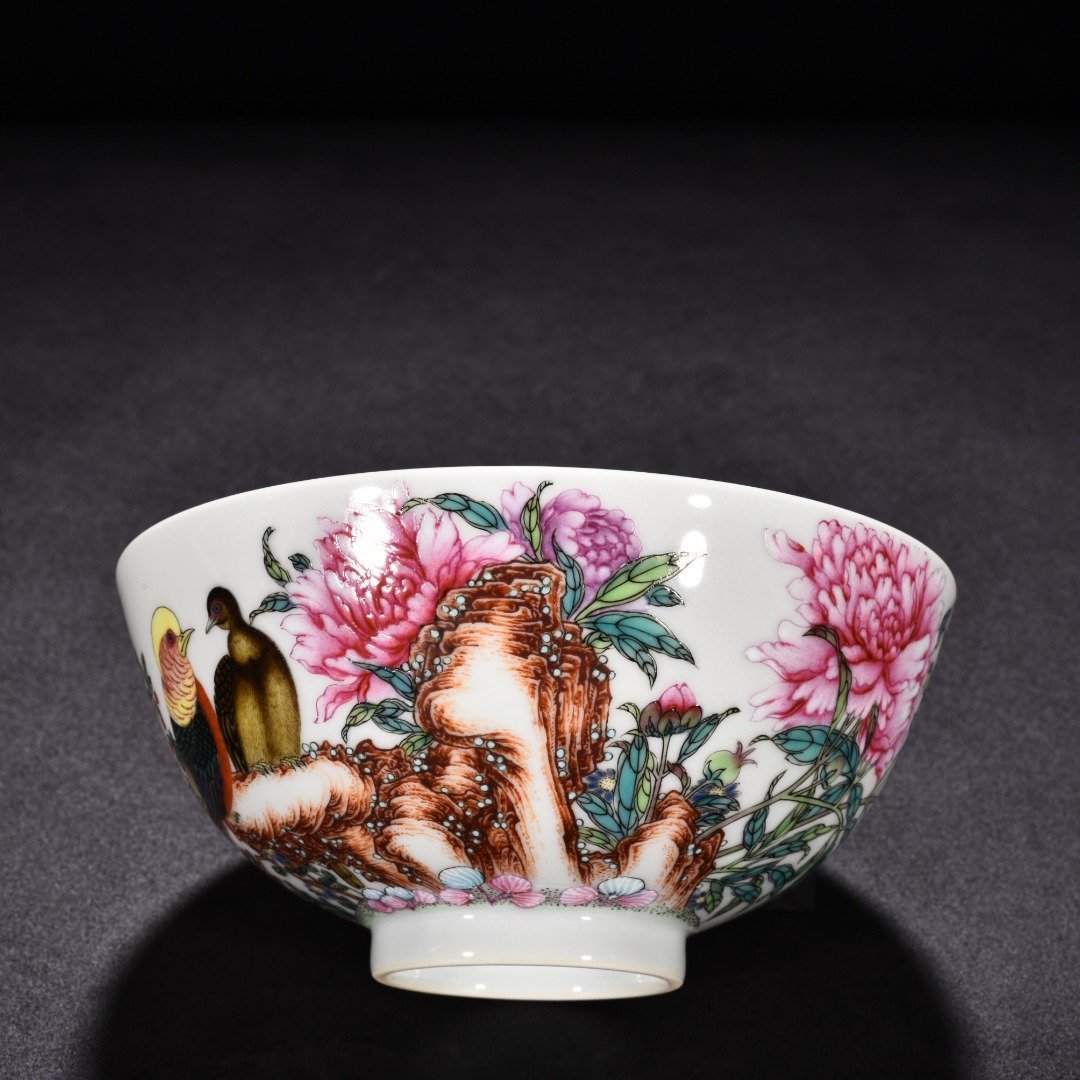 Qing Dynasty Yongzheng enamel bowl with floral and birds