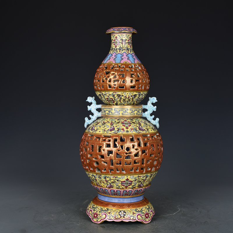 Qing Dynasty Yongzheng enamel hollow gourd vase antique antique porcelain vase