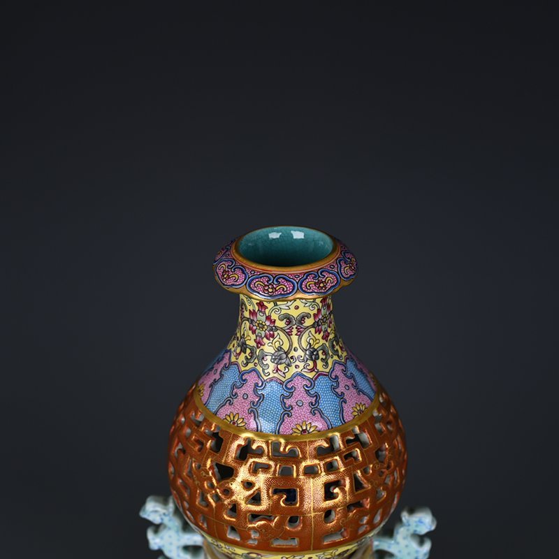 Qing Dynasty Yongzheng enamel hollow gourd vase antique antique porcelain vase