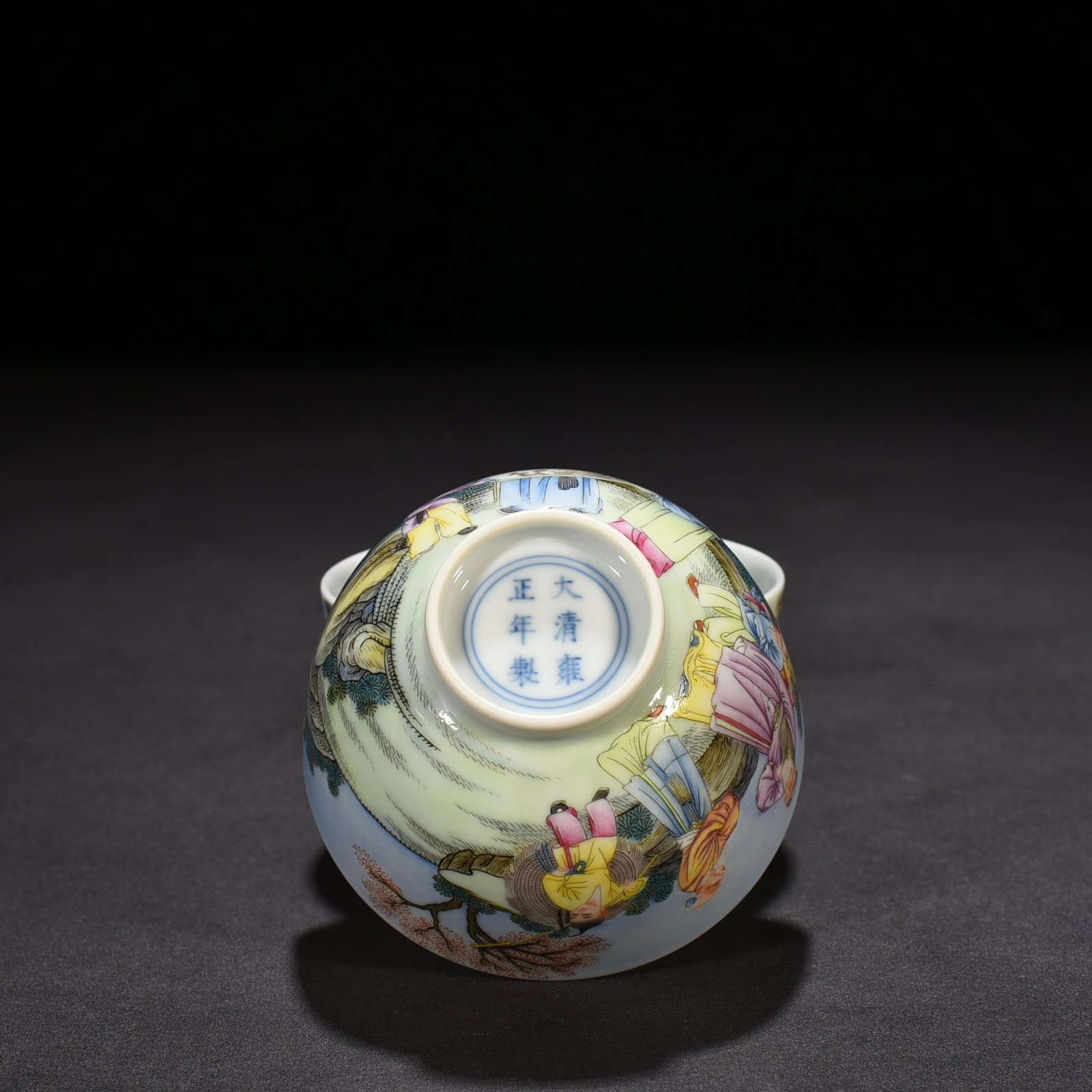 Qing Dynasty Yongzheng enamel cup with figures of Gaoshi