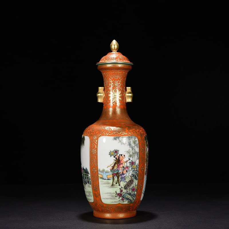 Qing Dynasty Yongzheng aluminous red gold-plated vase with lid and baby play