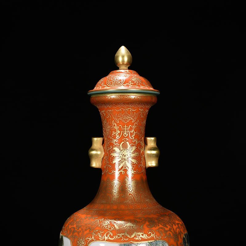 Qing Dynasty Yongzheng aluminous red gold-plated vase with lid and baby play