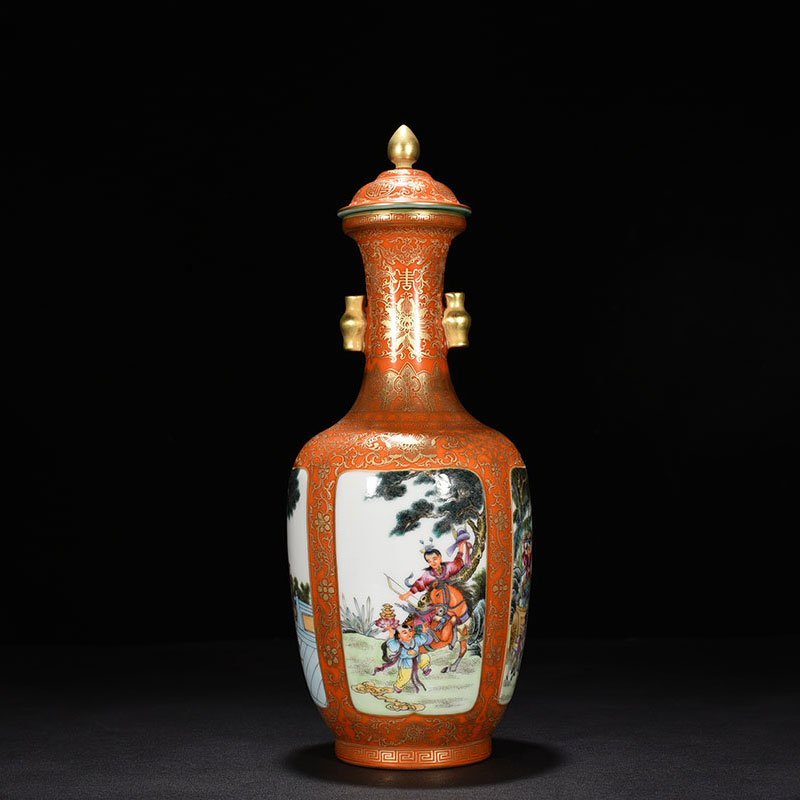 Qing Dynasty Yongzheng aluminous red gold-plated vase with lid and baby play