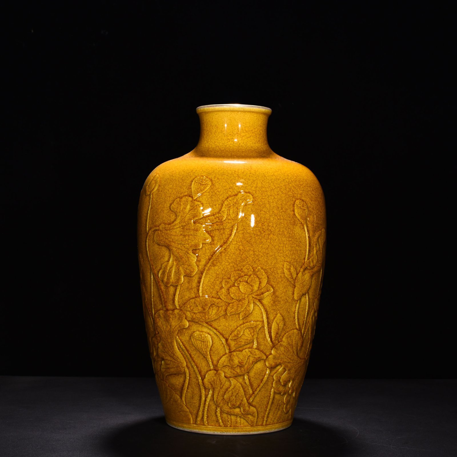 Qing Dynasty Yongzheng beige glaze ice cracked carved flower and bird vase