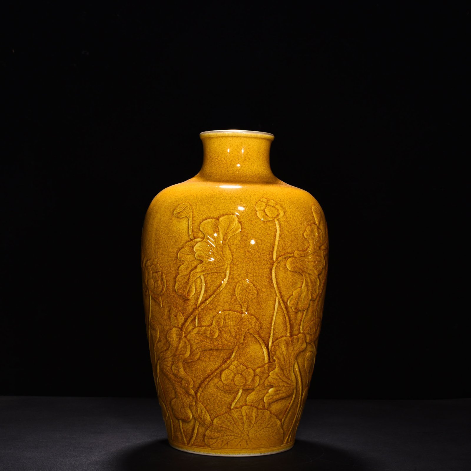 Qing Dynasty Yongzheng beige glaze ice cracked carved flower and bird vase