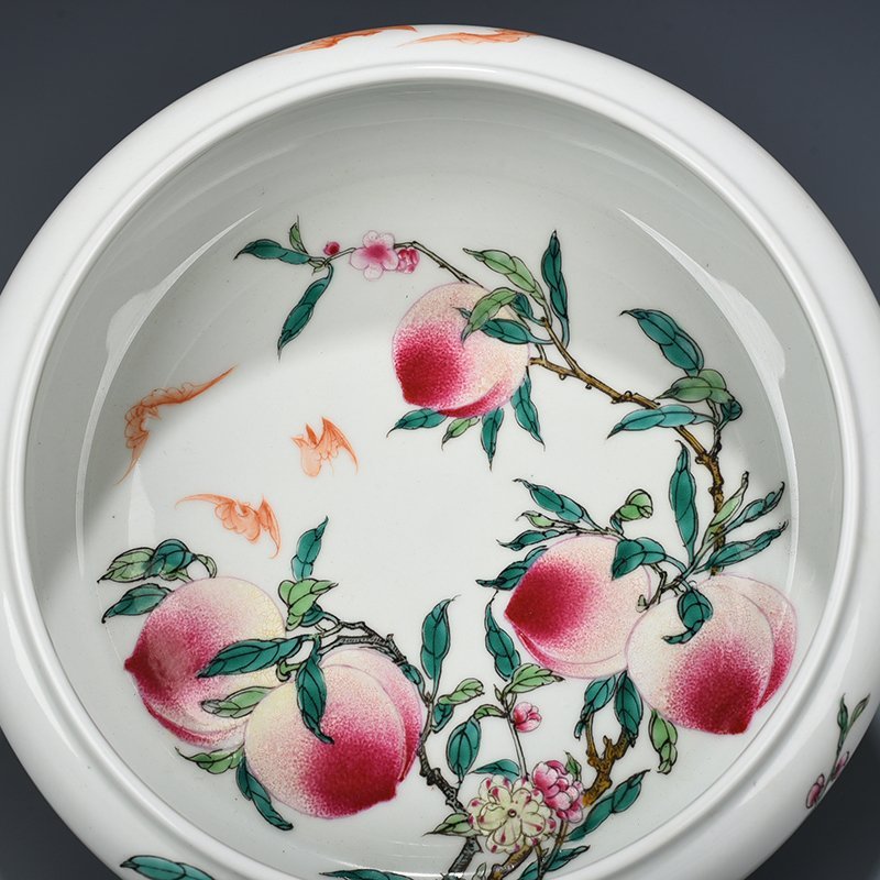 Qing Dynasty Yongzheng Pastel Five Blessings and Eight Peach Round Wash