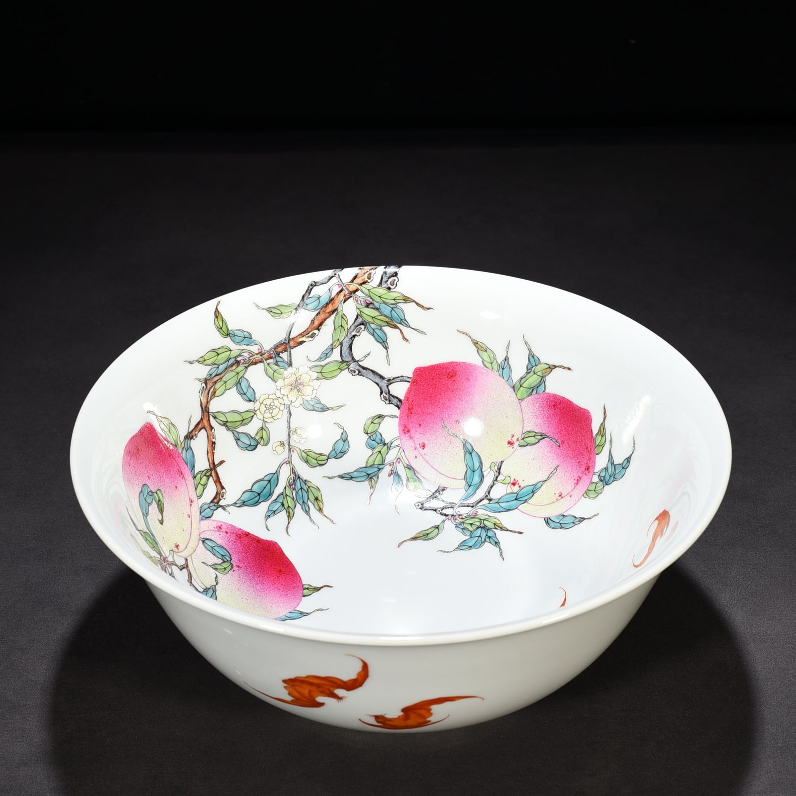 Qing Dynasty Yongzheng pastel five blessings and eight peach large bowl