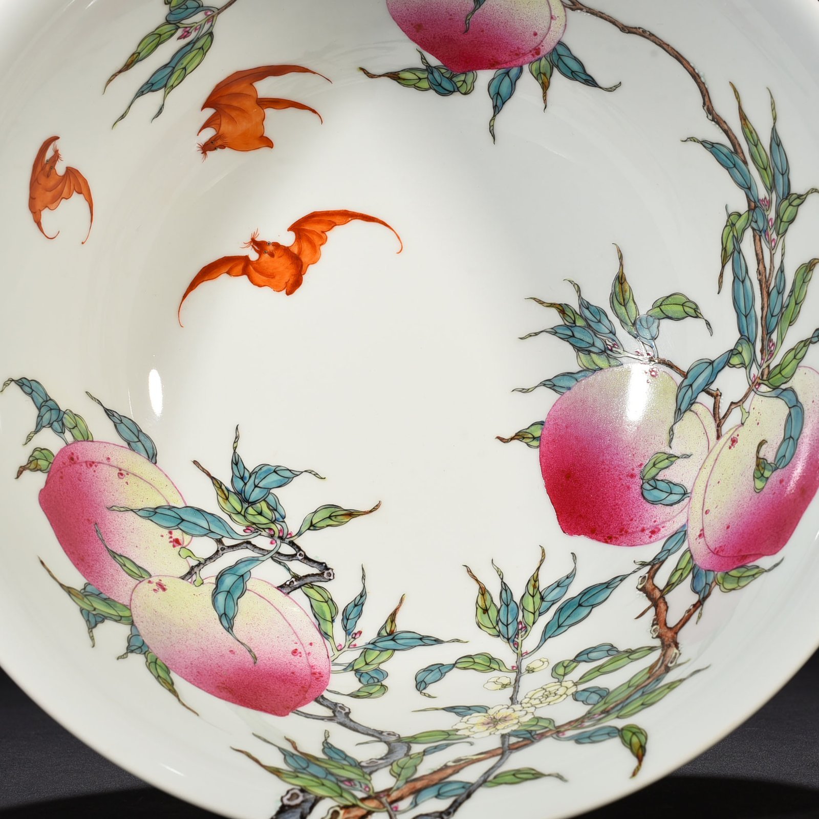 Qing Dynasty Yongzheng pastel five blessings and eight peach large bowl