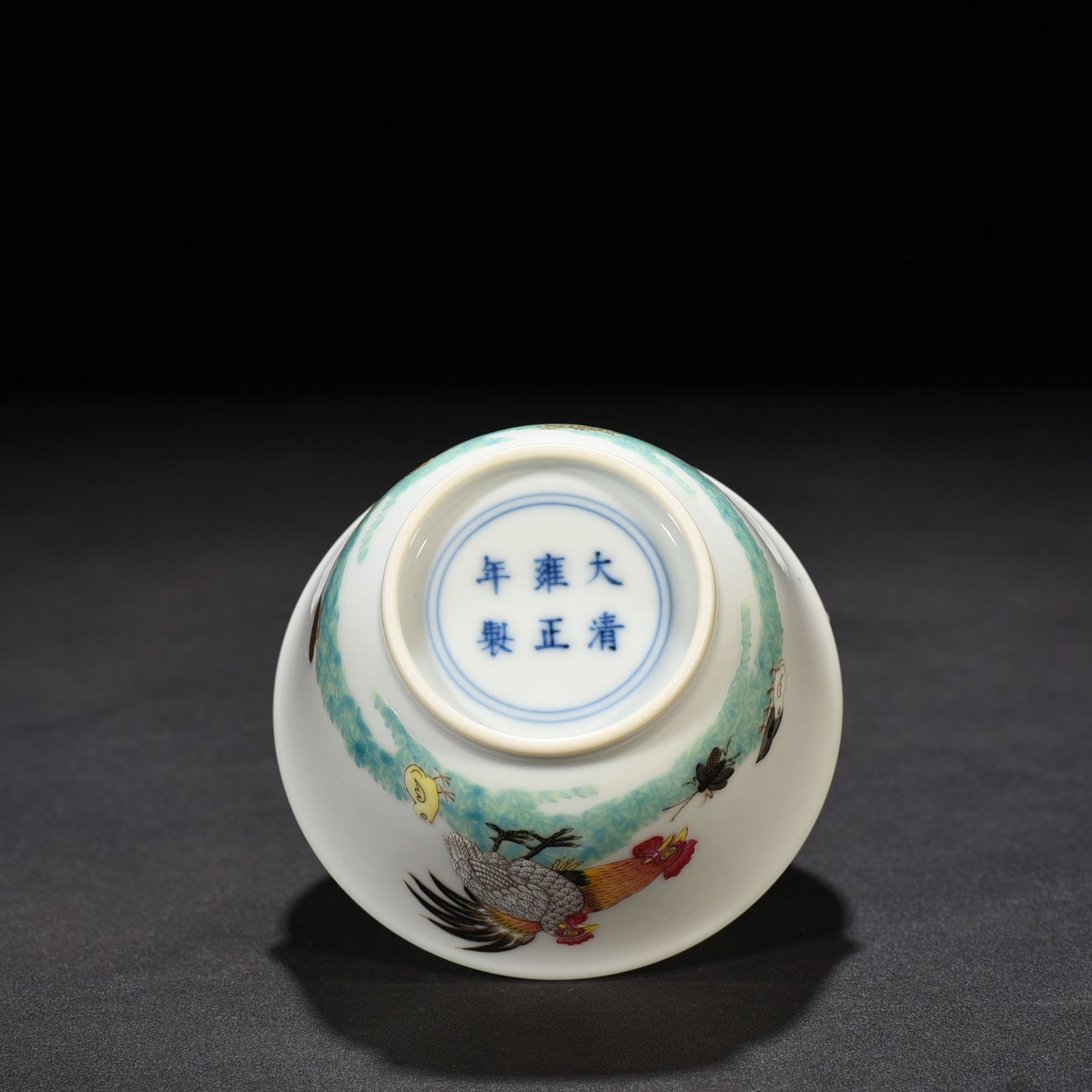 Qing Dynasty Yongzheng famille rose cup family of chickens