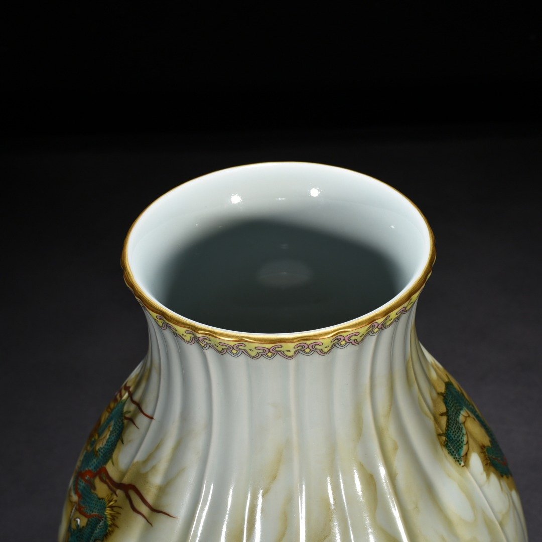 Qing Dynasty Yongzheng Pastel Double Dragon Playing with Pearls and Gualeng Zun