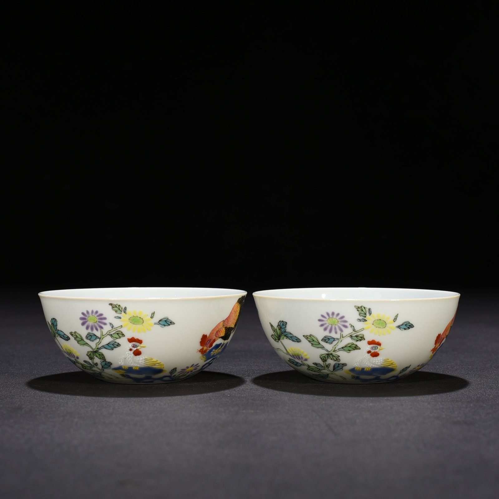Qing Dynasty Yongzheng pastel Daji picture big chicken flower lying foot cup