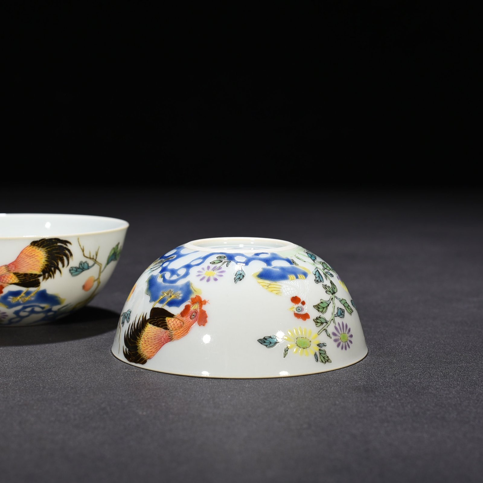 Qing Dynasty Yongzheng pastel Daji picture big chicken flower lying foot cup