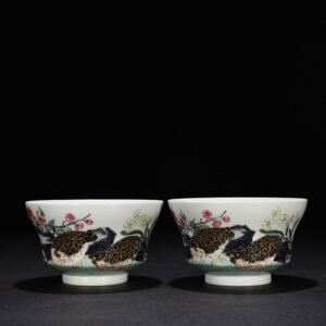 Qing Dynasty Yongzheng famille rose flower and bird bowl