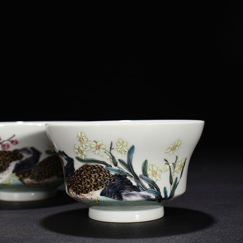 Qing Dynasty Yongzheng famille rose flower and bird bowl