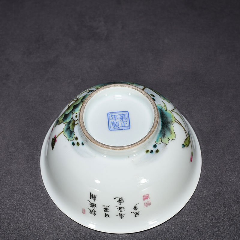 Qing Dynasty Yongzheng pastel lotus flower and bird bowl