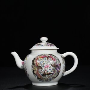 Qing Dynasty Yongzheng Pastel Butterfly Love Pot