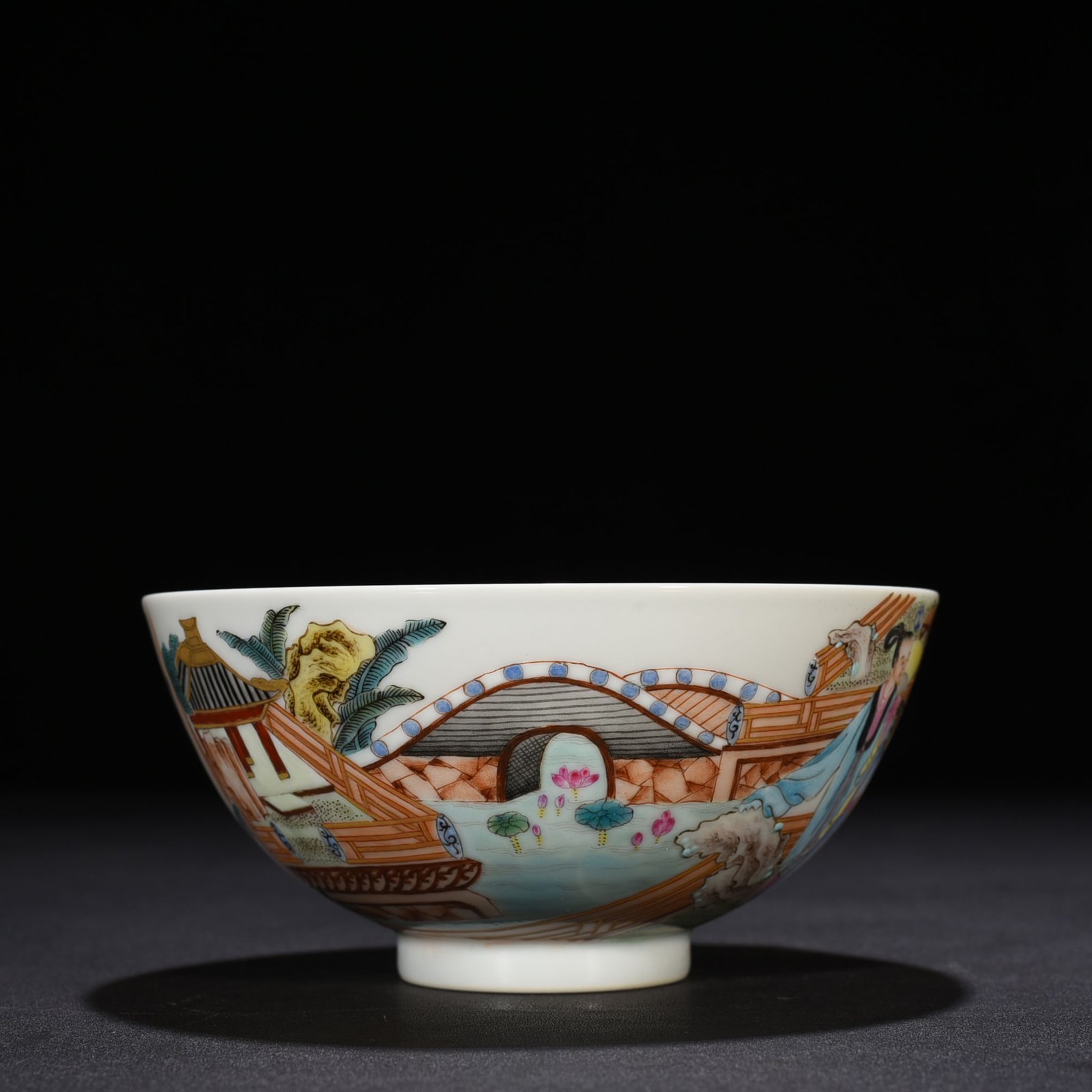 Qing Dynasty Yongzheng Pastel Painted Bowl with Characters and Stories