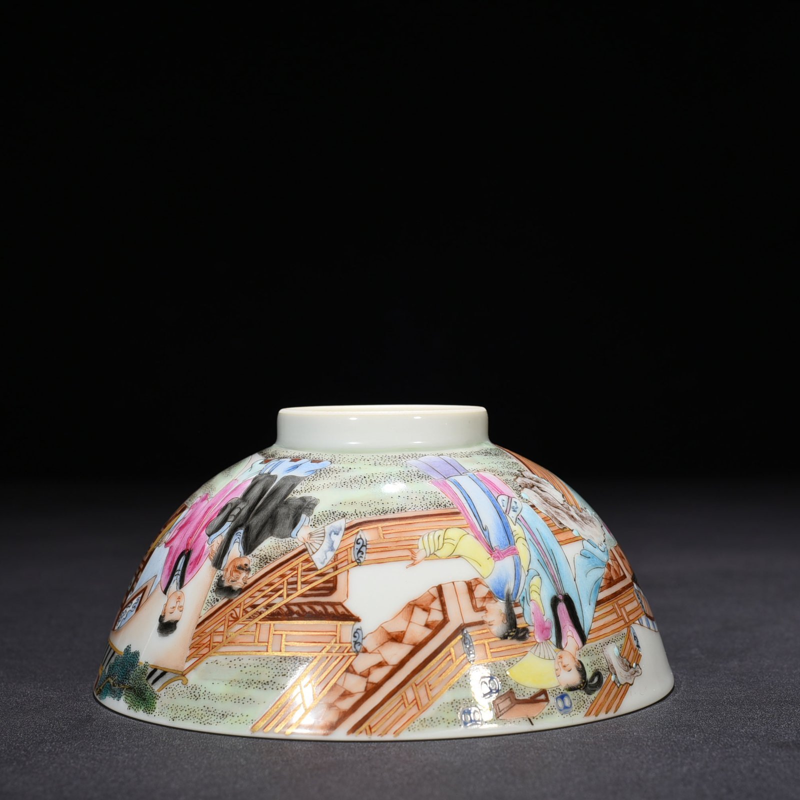 Qing Dynasty Yongzheng Pastel Painted Bowl with Characters and Stories