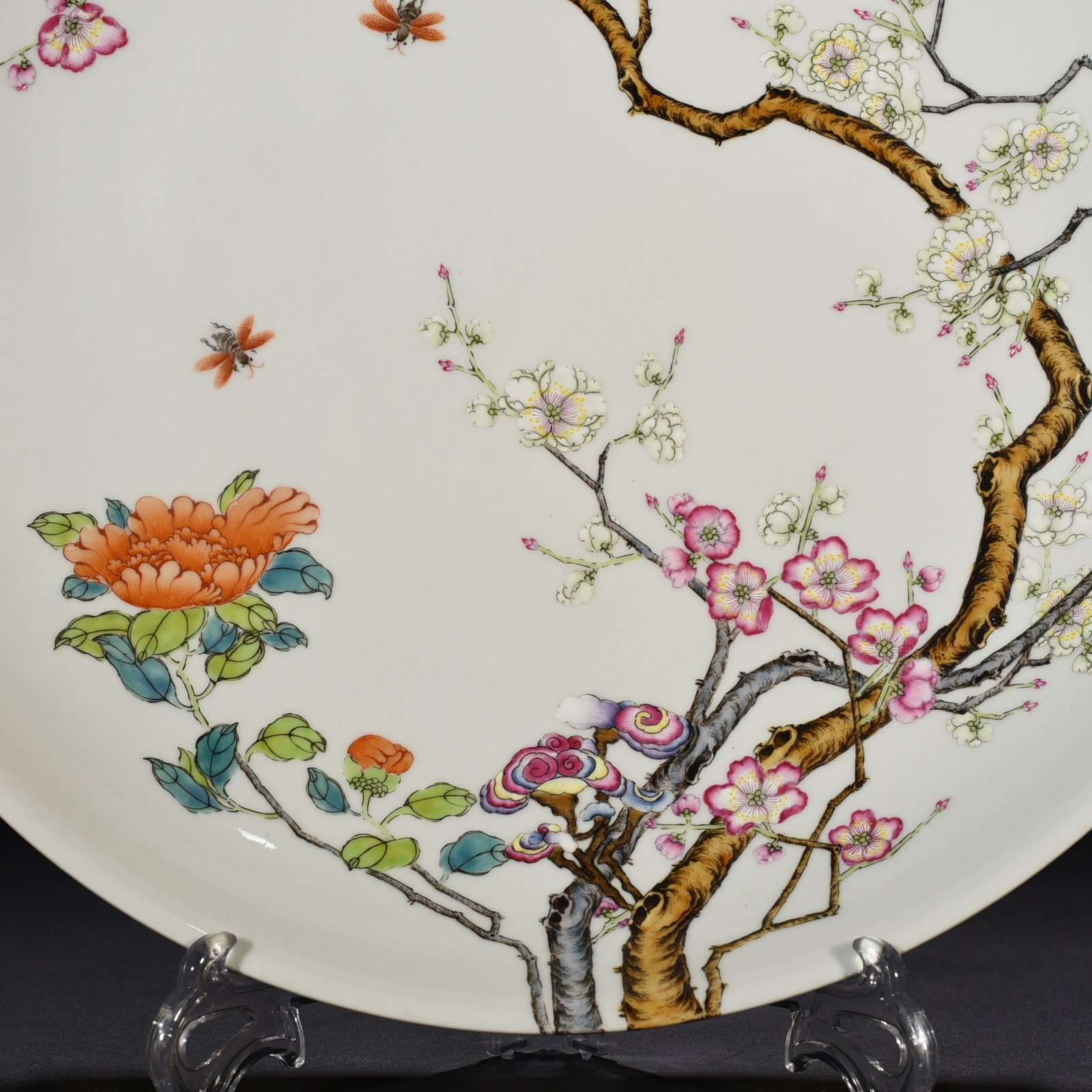 Qing Dynasty Yongzheng pastel flower plate