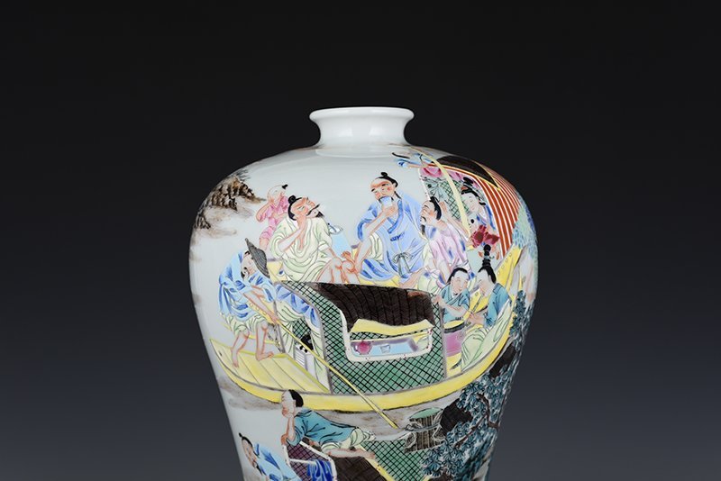 Qing Dynasty Yongzheng pastel Yujiale figure plum vase