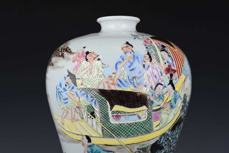 Qing Dynasty Yongzheng pastel Yujiale figure plum vase