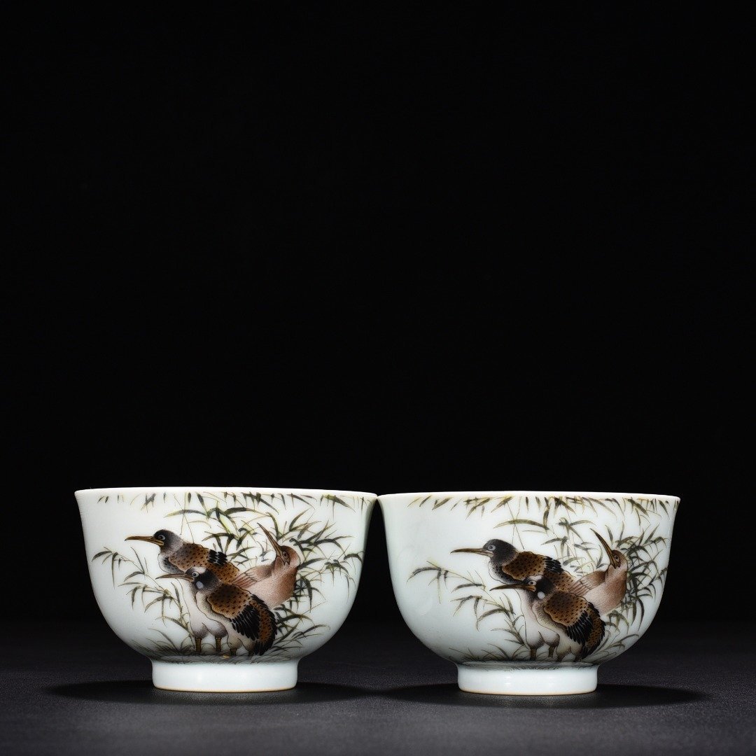 Qing Dynasty Yongzheng pastel cormorant flower and bird cup