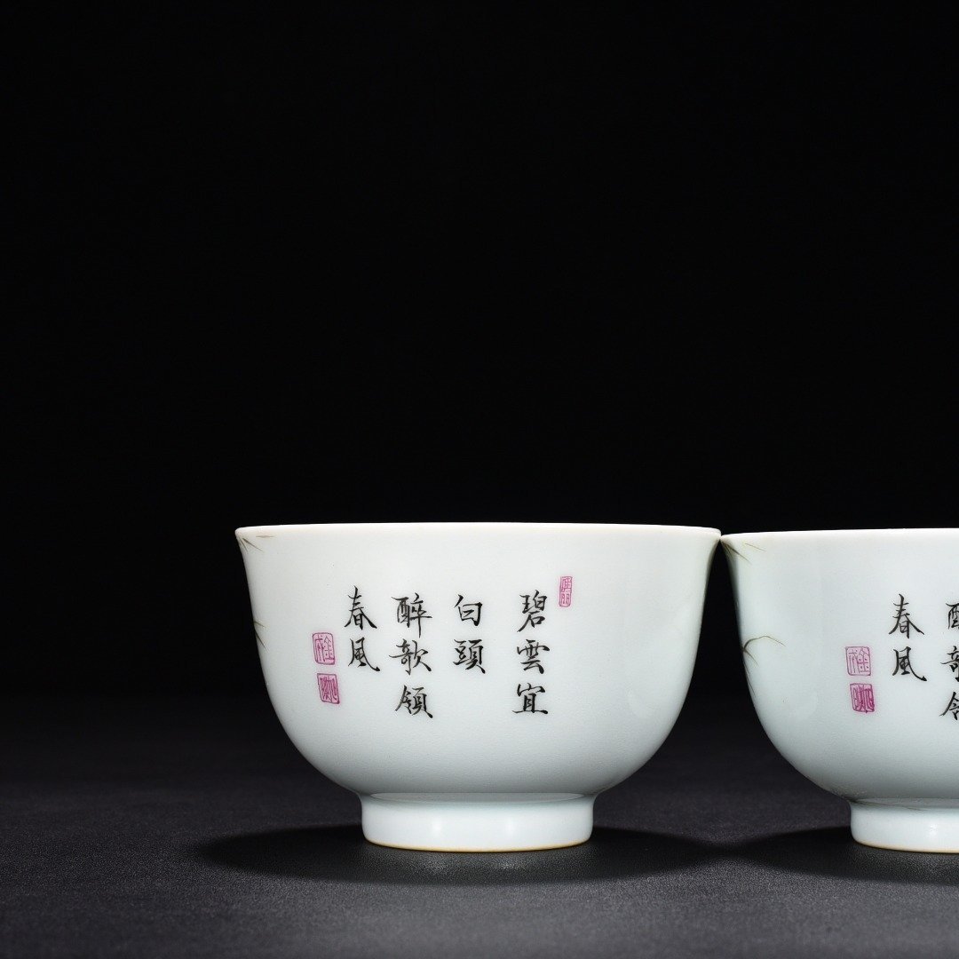 Qing Dynasty Yongzheng pastel cormorant flower and bird cup
