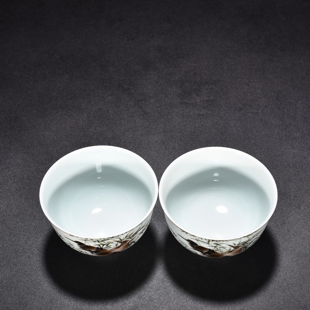 Qing Dynasty Yongzheng pastel cormorant flower and bird cup