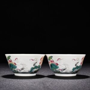 Qing Dynasty Yongzheng pastel cormorant lotus flower cup