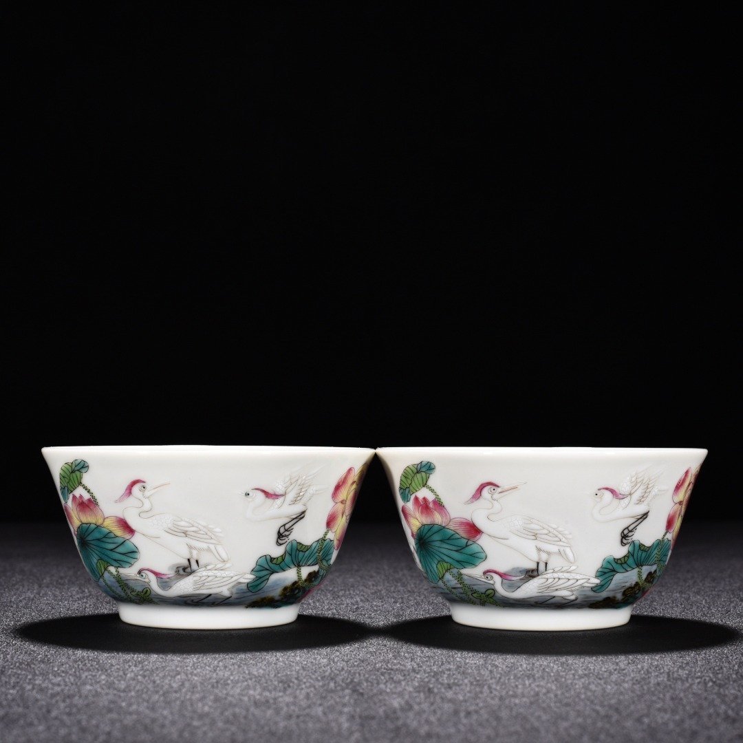 Qing Dynasty Yongzheng pastel cormorant lotus flower cup
