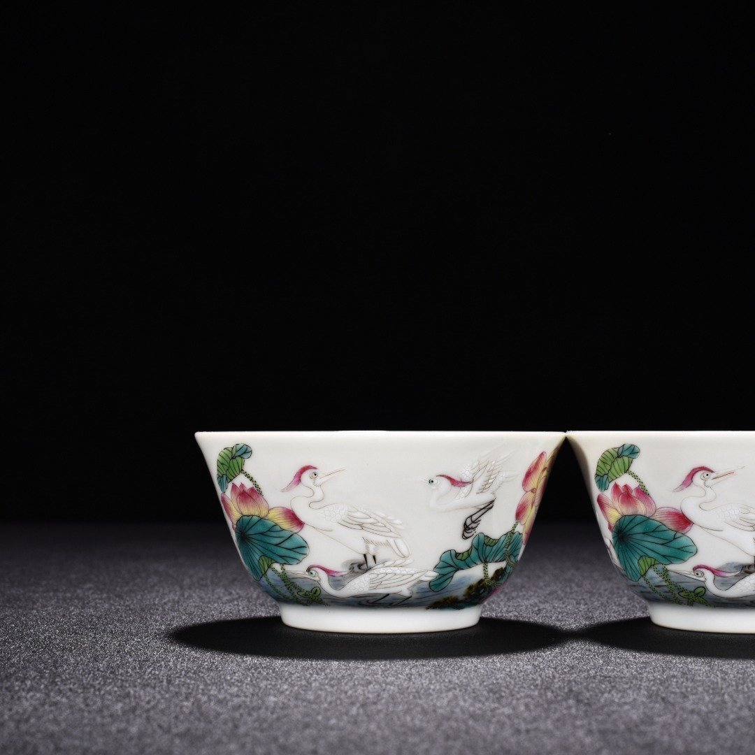 Qing Dynasty Yongzheng pastel cormorant lotus flower cup